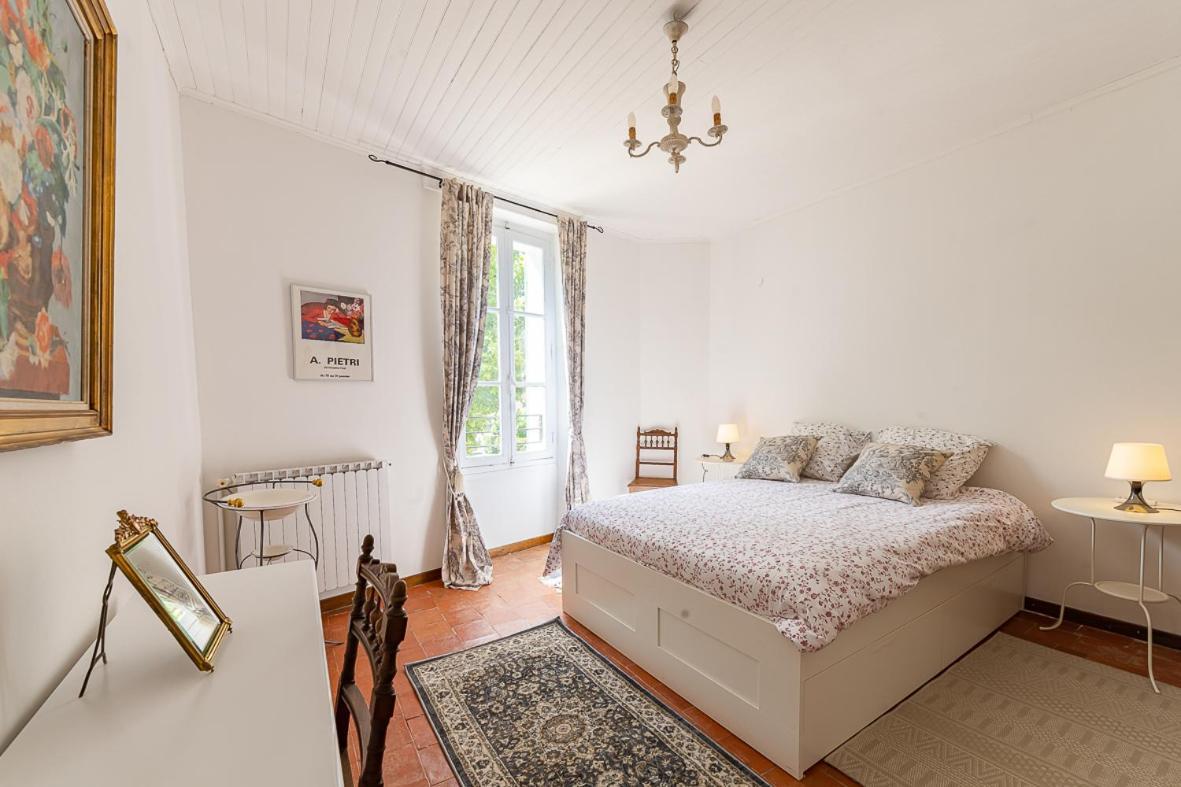 Maison De Maitre 230M² En Plein Coeur Du Village Camps-la-Source Экстерьер фото